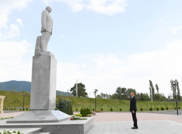 İlham Əliyev Şəkidə - FOTO